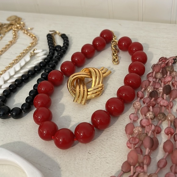 Huge lot vintage costume jewelry trifari Monet unmarked western Germany - Picture 3 of 7